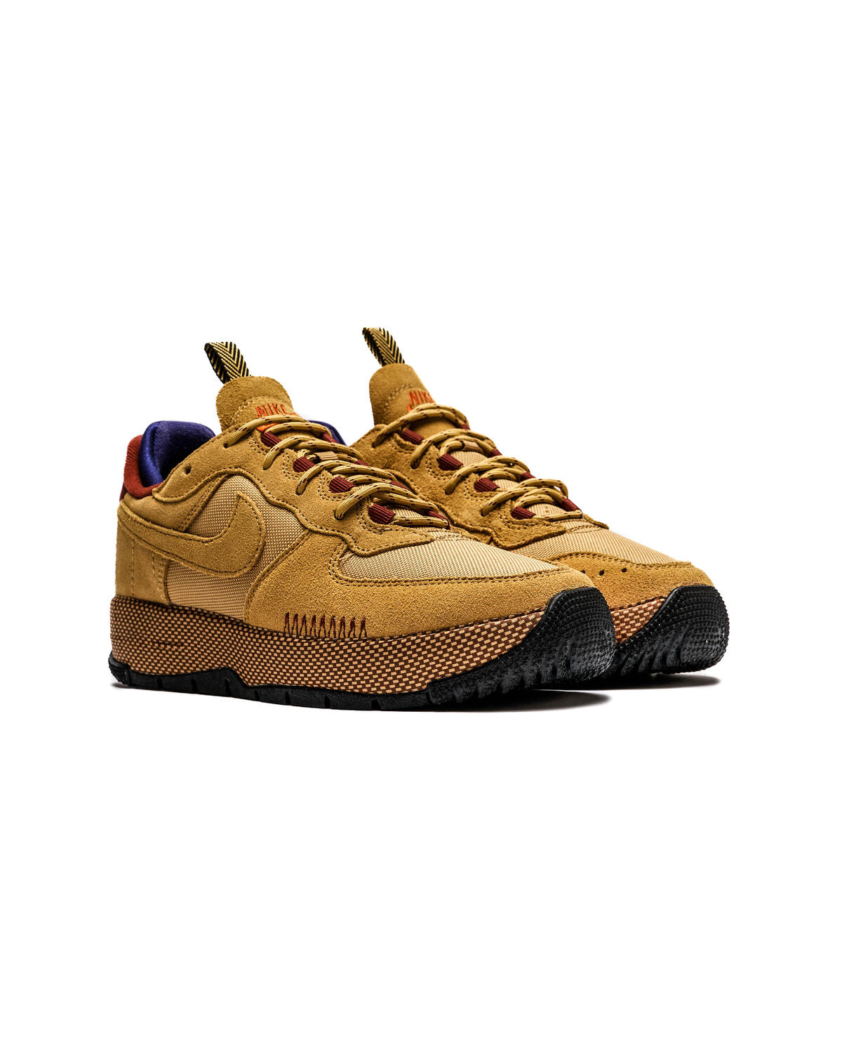 nike-wmns-air-force-1-wild-